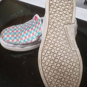 DC slip on shoes